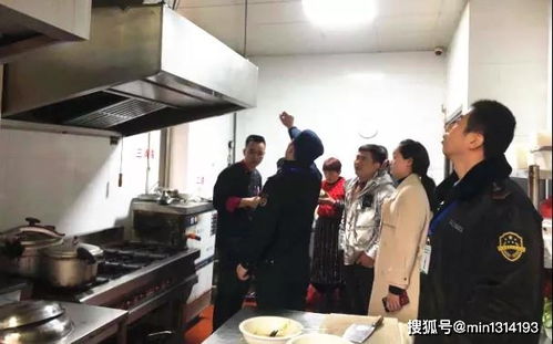 安徽銅陵銅官區(qū) 全面推進餐飲油煙整治工作 梁麗敏商業(yè)清洗設(shè)備廠